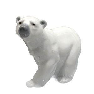LLADRO POLAR BEAR WALKING FIGURINE
